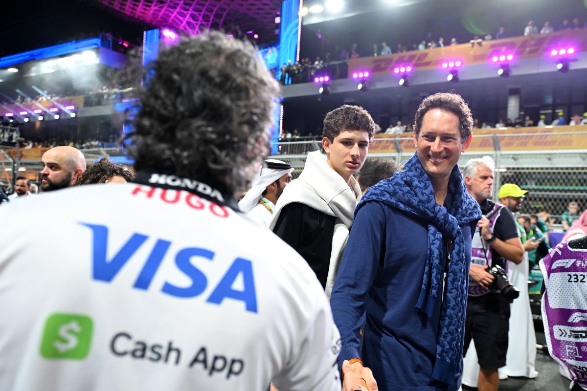 JEDDAH, SAUDI ARABIA - MARCH 09: Laurent Mekies, Team Principal of Visa Cash App RB embraces John Elkann on the grid prior to the F1 Grand Prix of Saudi Arabia at Jeddah Corniche Circuit on March 09, 2024 in Jeddah, Saudi Arabia. (Photo by Rudy Carezzevoli/Getty Images)