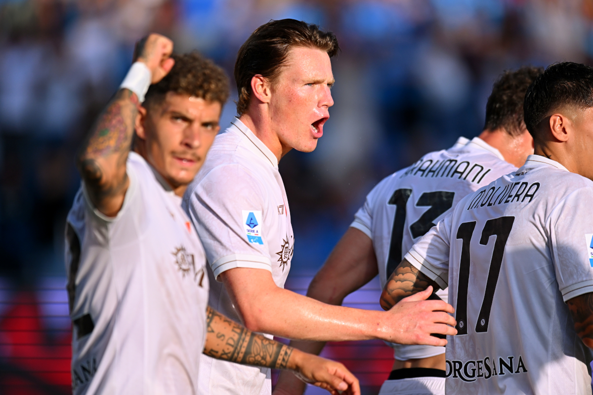 SASSUOLO, ITALY - AUGUST 23: Scott McTominay of Napoli celebrates scoring his team's first goal during the Serie A match between US Sassuolo Calcio and SSC Napoli at Mapei Stadium Citta del Tricolore on August 23, 2025 in Sassuolo, Italy. (Photo by Alessandro Sabattini/Getty Images)
